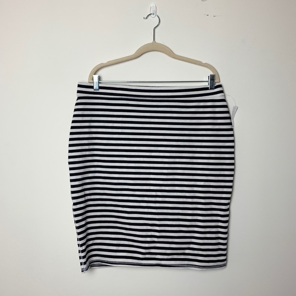 NWT Old Navy Striped Cotton Pencil Skirt Size XL - Picture 2 of 3